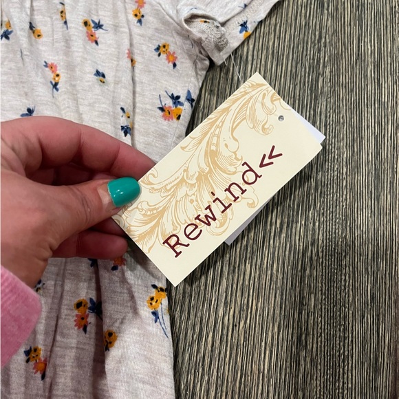 NWT Rewind Smocked Top Short Flutter Sleeve Notched Neck Floral Ivory Size S - Picture 2 of 6